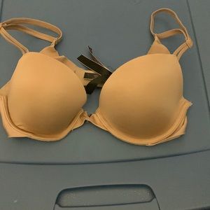 Victoria’s Secret Nude Color Push-Up Bra — SIZE 32C